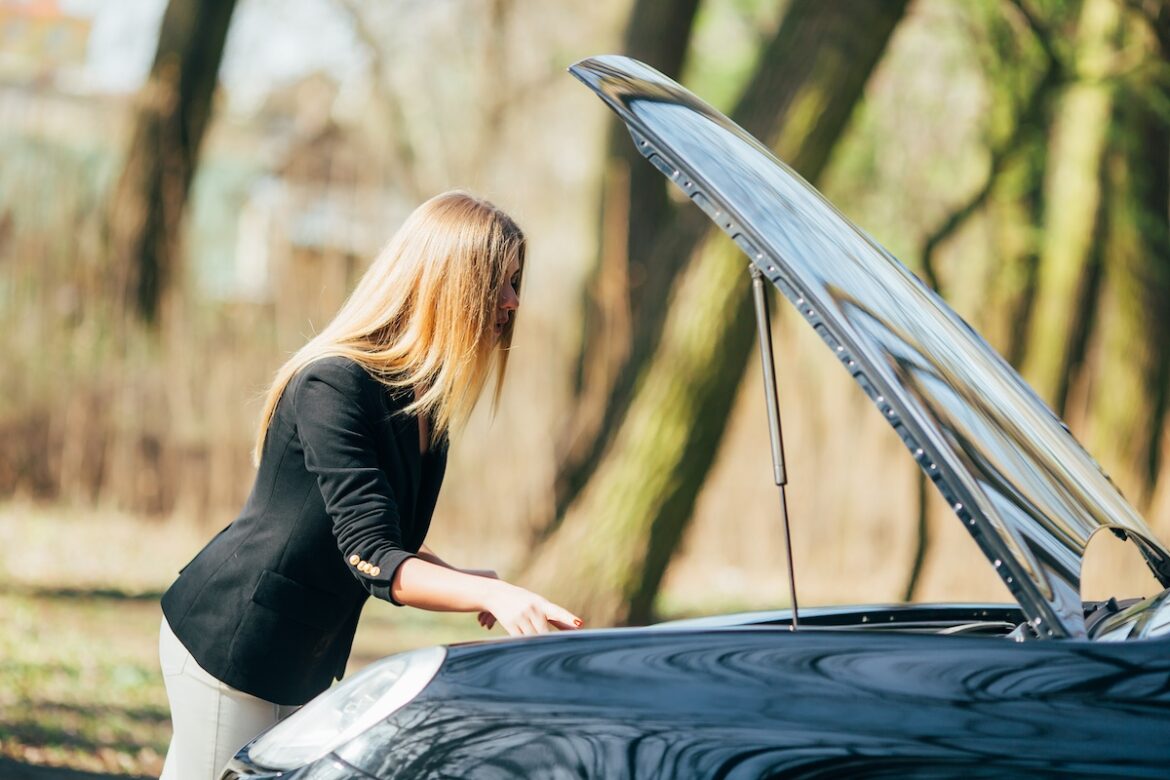 Car Breakdown Safety: How to Stay Safe in Bad Weather